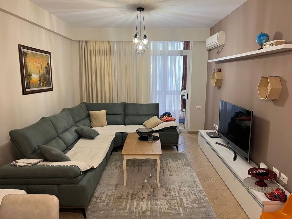 Foto e Apartment me qëra Komuna e Parisit, Kompleksi Kika 1, Tiranë