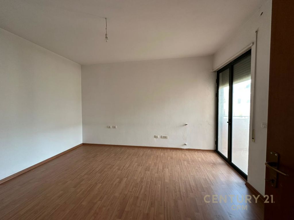 Foto e Apartment në shitje rruga kodra e diellit, Tiranë