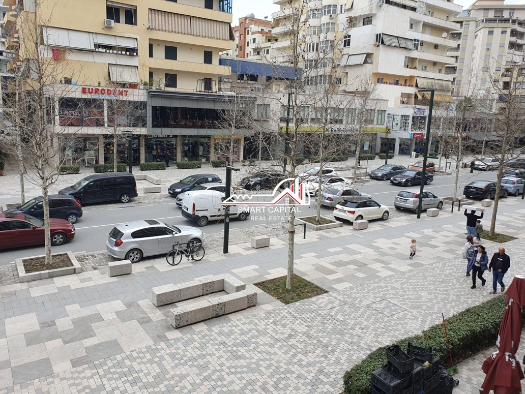 Foto e Ambient biznesi në shitje Bulevardi Vlore - Skele, Skele, Vlorë