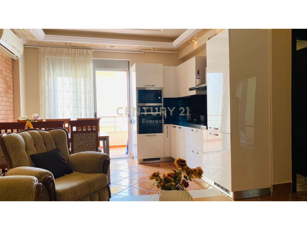 Foto e Apartment me qëra LUNGOMARE, Vlorë