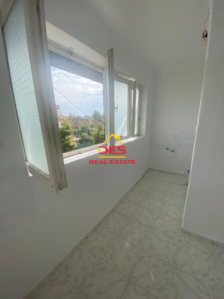 Foto e Apartment në shitje SHKOLLËS SË BASHKUAR, Tirane, Tiranë