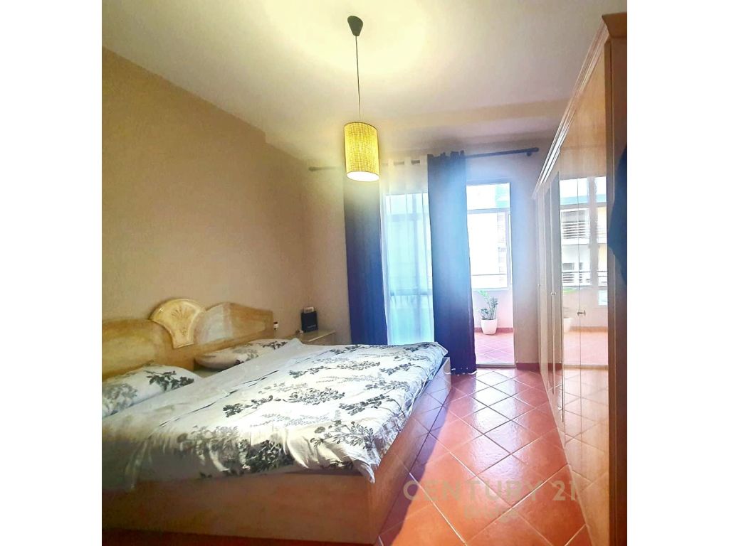 Foto e Apartment në shitje rruga komuna e parisit, Tiranë