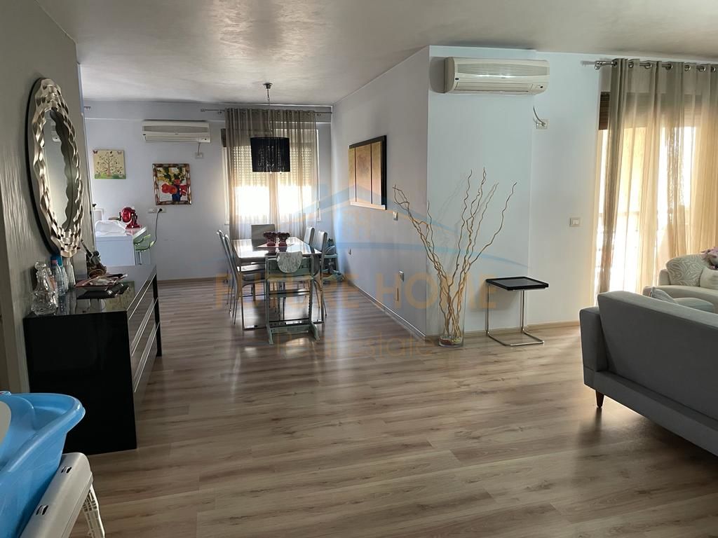 Foto e Apartment me qëra Rruga e Barrikadave, tirane, Tiranë