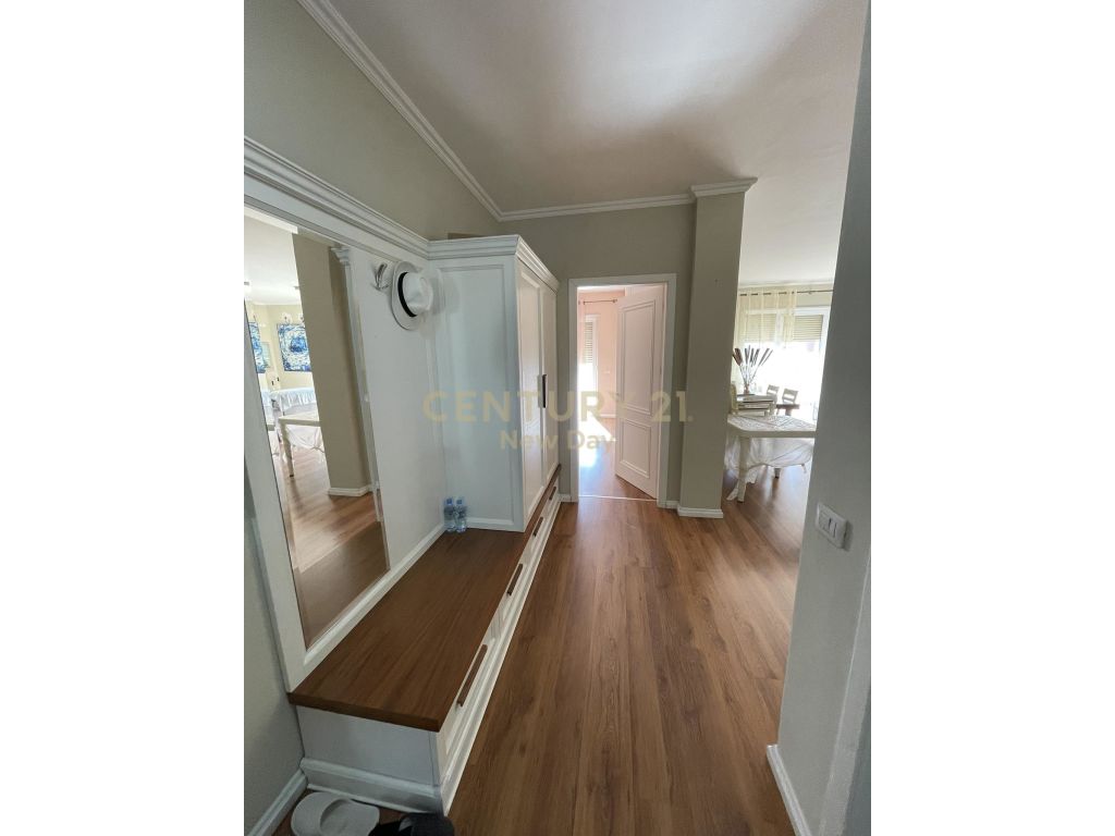 Foto e pronë me qëra Qendra e Durrësit, Amfiteatri, Durrës