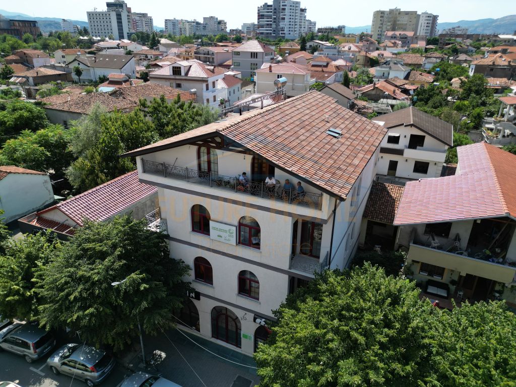 Foto e Ambient biznesi në shitje Kryqezimi Xhepa, tirane, Tiranë