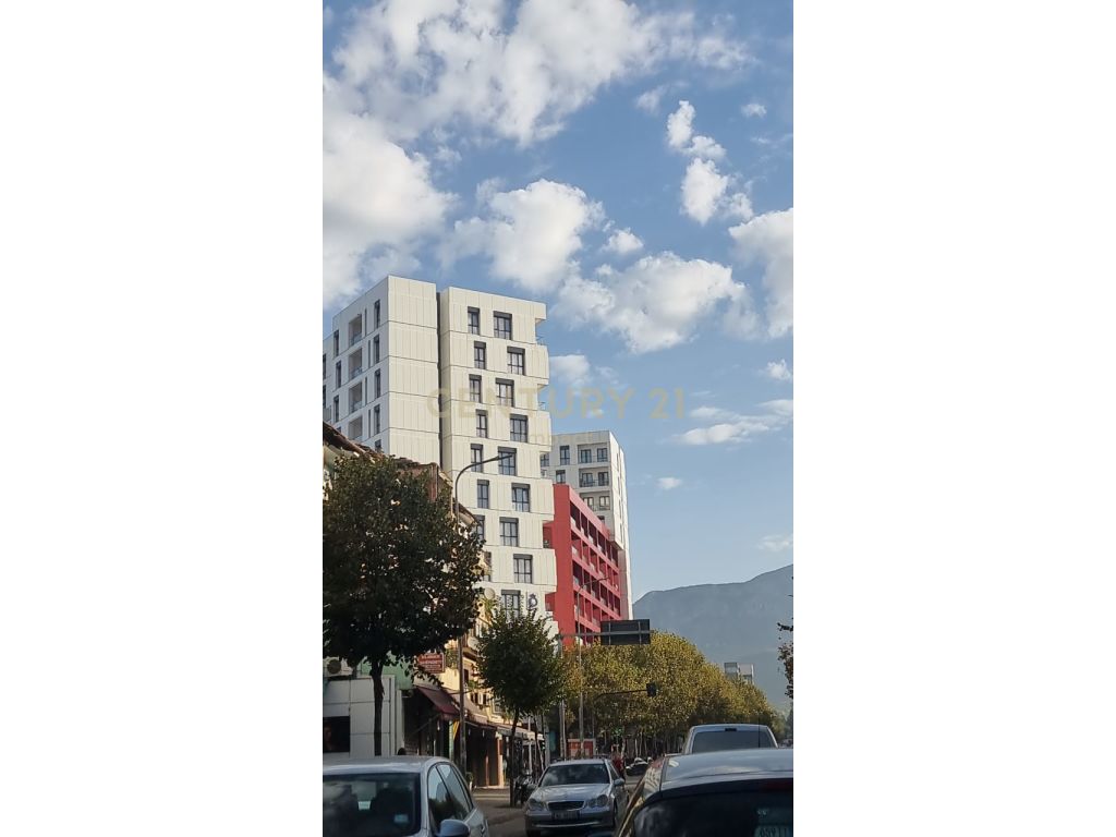 Foto e Ambient biznesi me qëra Farmacia 10, Kompleksi Arlis, Tiranë