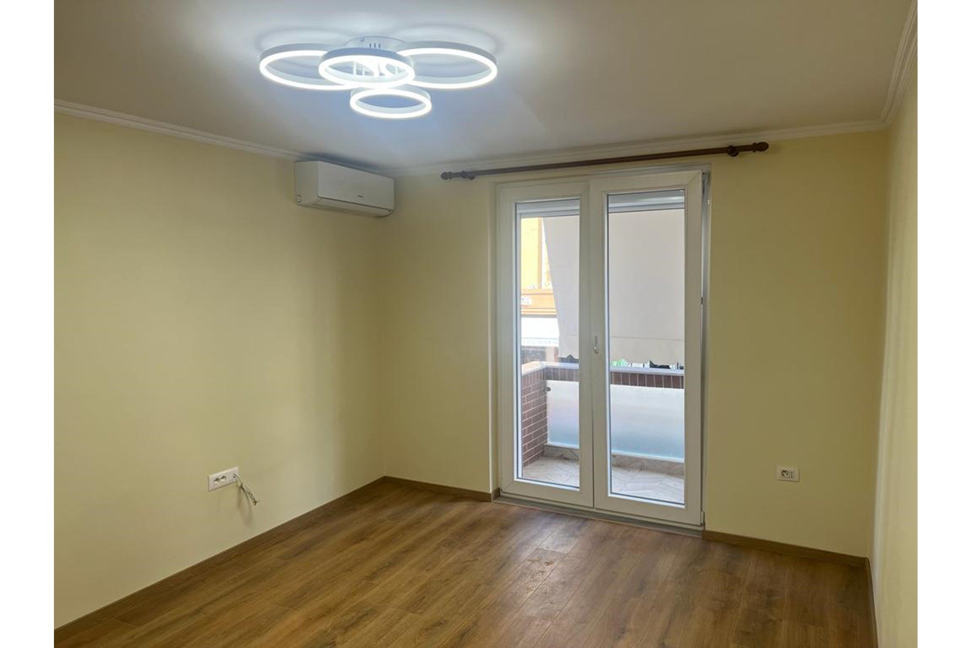 Foto e Zyrë me qëra Rruga Abdyl Frasheri,,  Bllok,  Tiranë,  Shqipëri, tirane, Tiranë