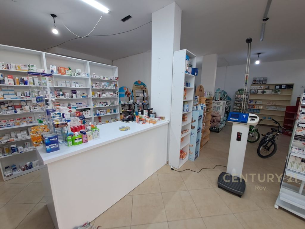 Foto e Ambient biznesi në shitje Golem, Durrës