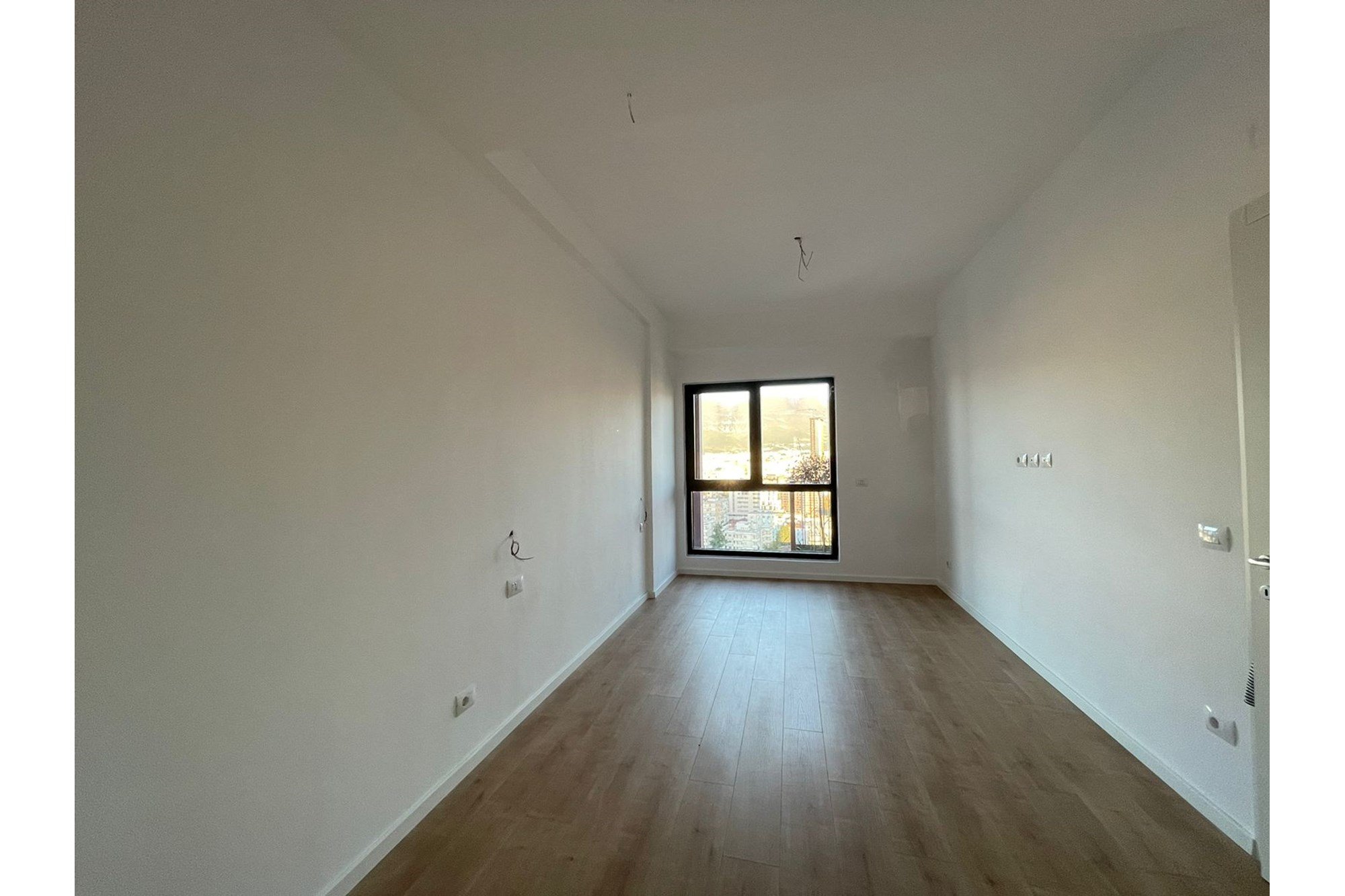 Foto e Apartment me qëra Rruga e Kavajës, tirane, Tiranë