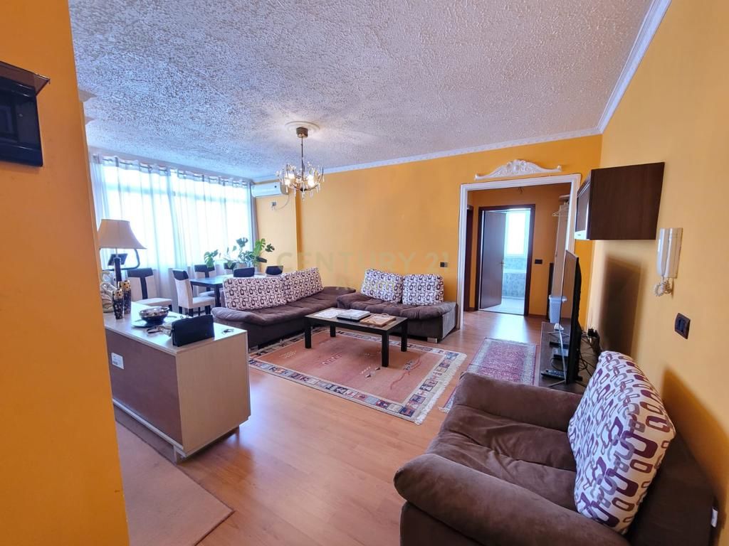 Foto e Apartment në shitje Ish Blloku, Sheshi Willson, Tiranë