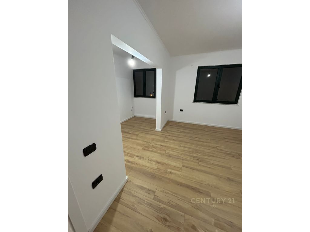 Foto e Apartment në shitje rruga ali demi, Tiranë