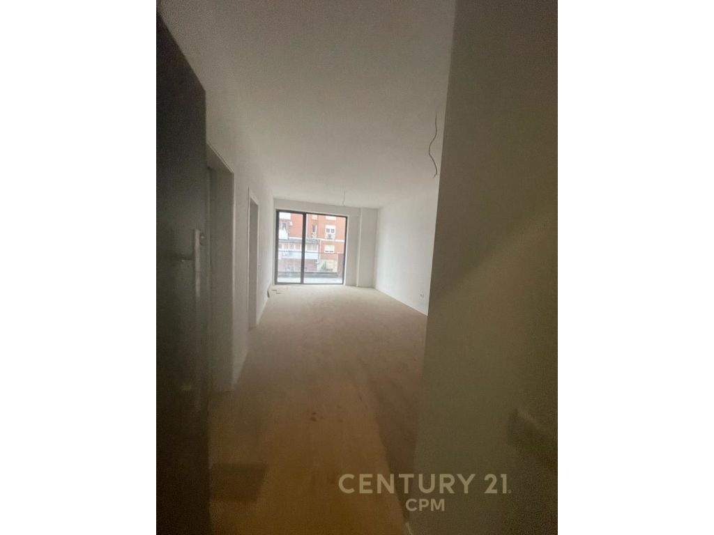 Foto e Apartment në shitje rruga komuna e parisit, Tiranë