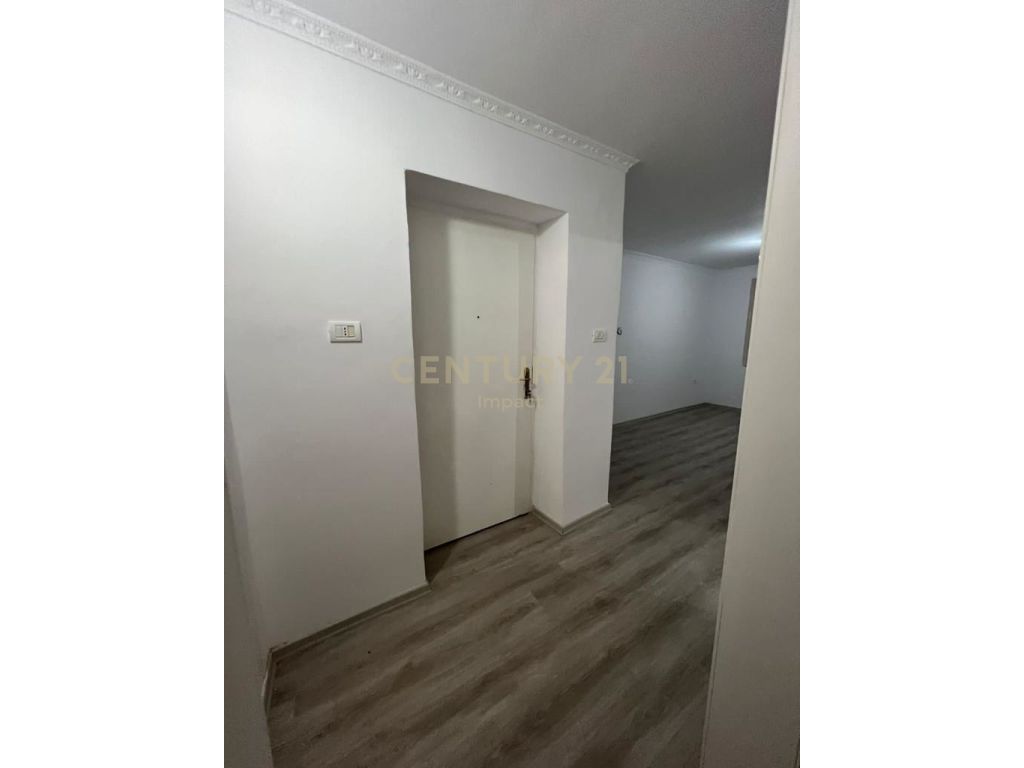 Foto e Apartment me qëra rruga myslym shyri, Tiranë