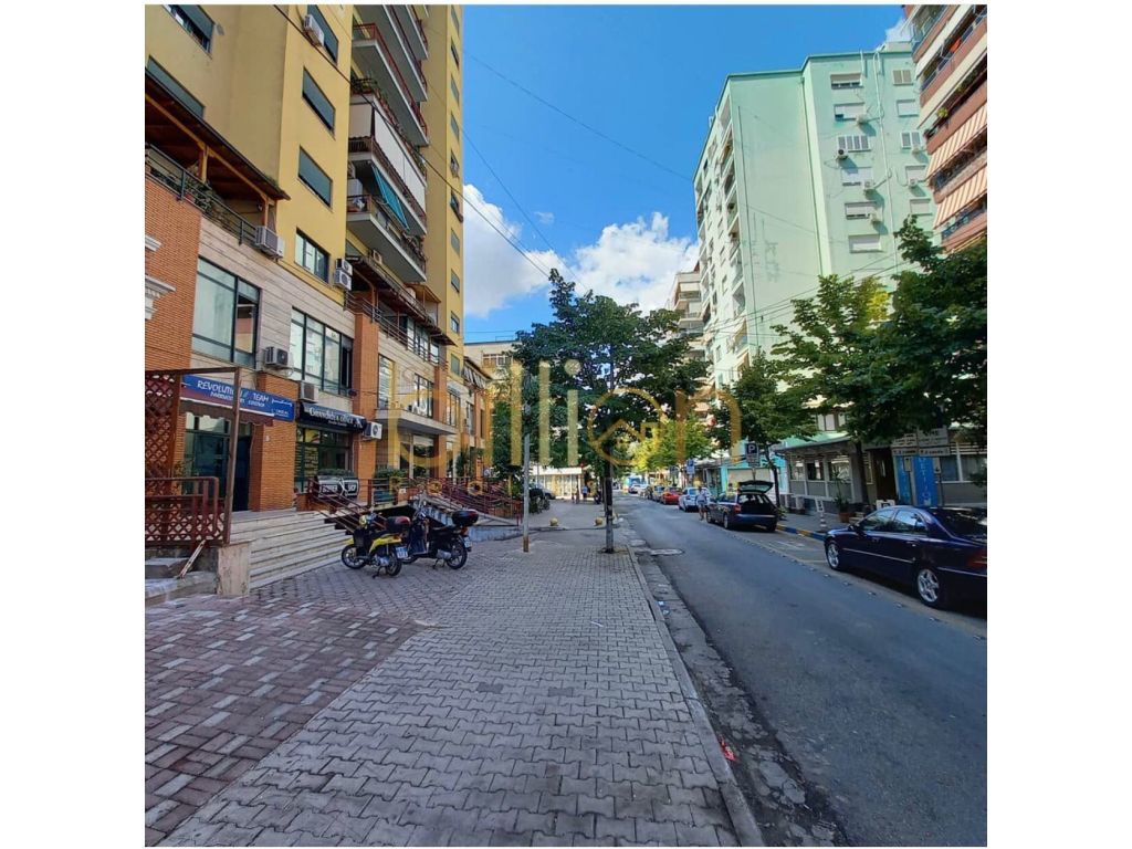 Foto e Ambient biznesi me qëra Janush Unjadi, Tirana, Albania, tirane, Tiranë