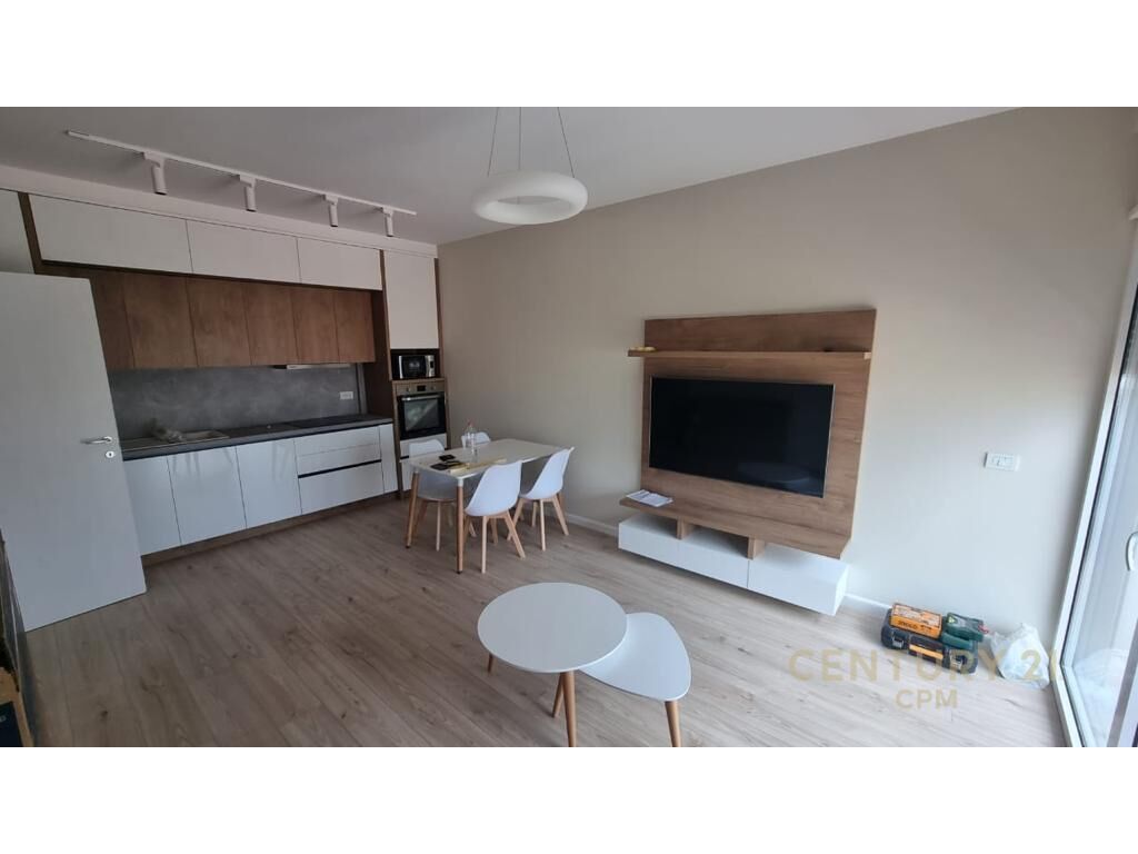 Foto e Apartment me qëra Komuna e Parisit, Kristal Center, Tiranë