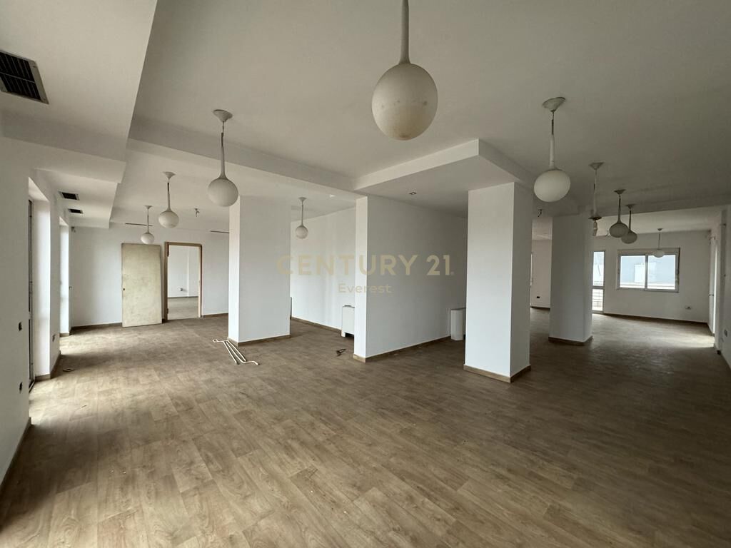 Foto e Apartment në shitje Laprakë, Rruga Dritan Hoxha, Tiranë