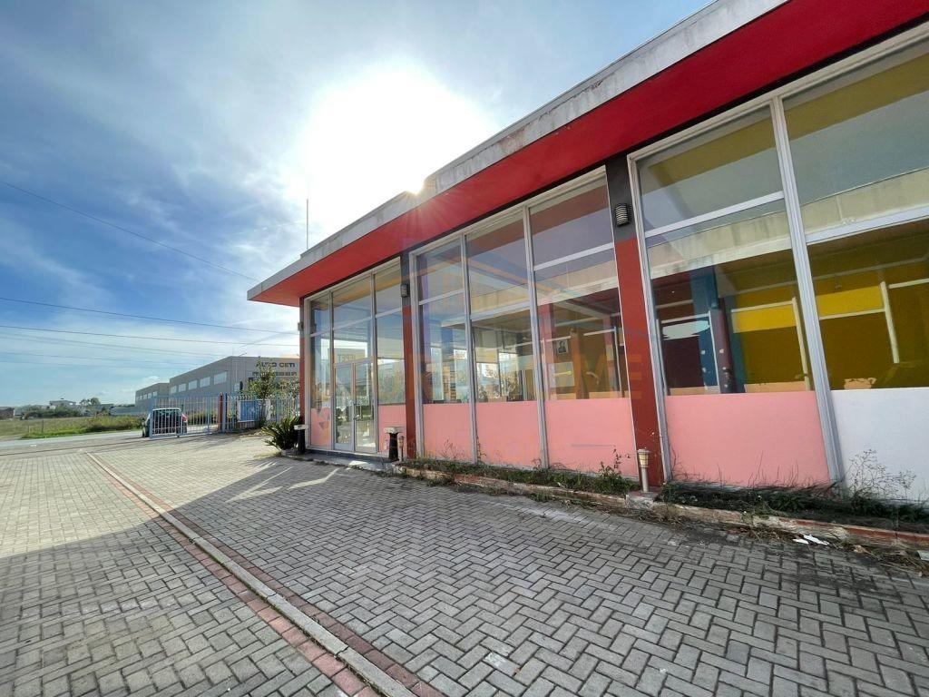 Foto e Ambient biznesi në shitje rruga Durresit, Durrës