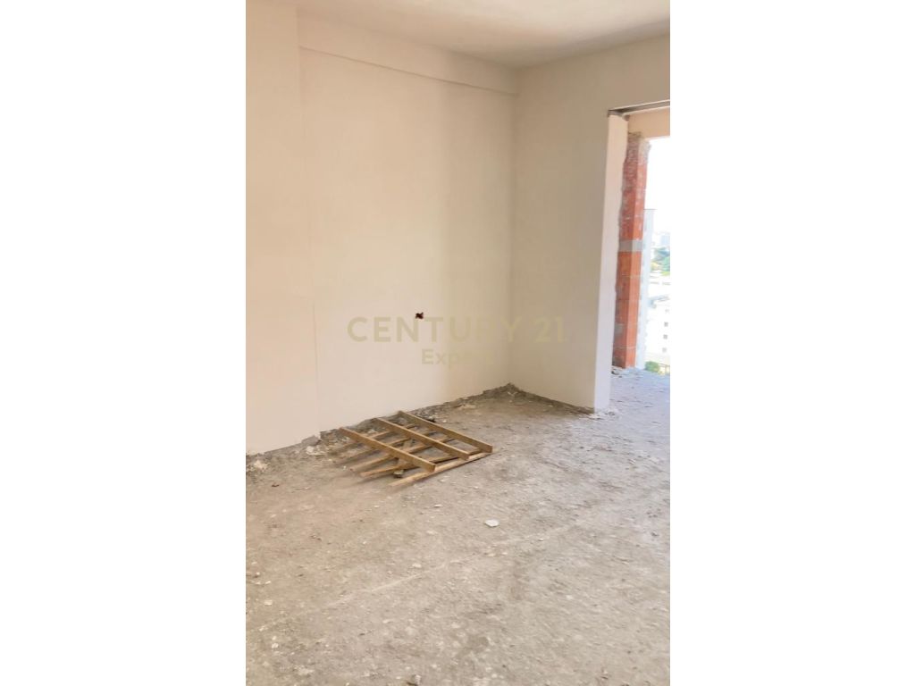 Foto e Apartment në shitje rruga kongresi i manastirit, Tiranë