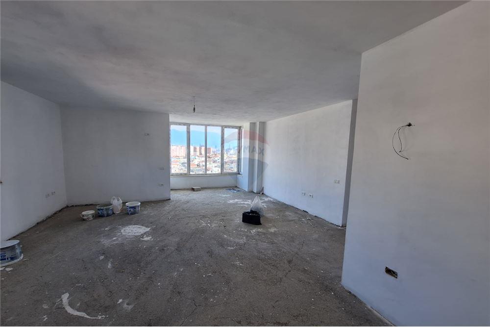 Foto e Apartment në shitje Yzberisht, Pallatet Cabej, Tiranë