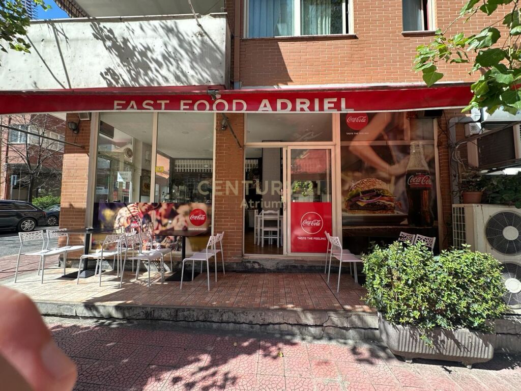 Foto e Ambient biznesi në shitje Komuna e Parisit, Tiranë
