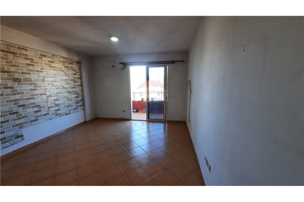 Foto e Apartment në shitje Rruga Skender Luarasi, Komuna e Parisit, Tiranë