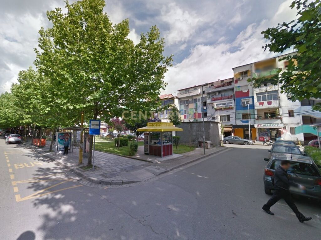Foto e Ambient biznesi në shitje Vasil Shanto, Bulevardi Bajram Curri, Tiranë