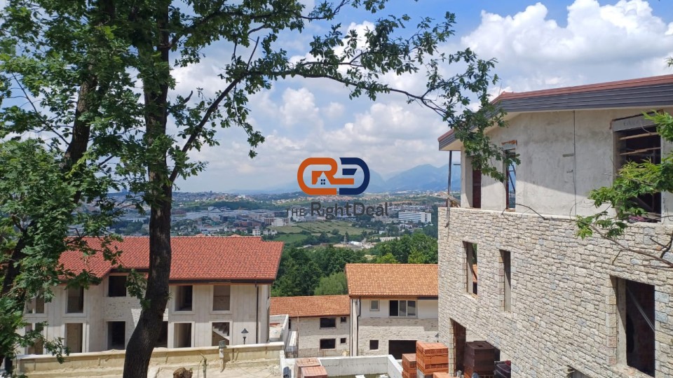 Foto e Vilë në shitje Pallati Brigadave - Sauk - TEG - Mjull Bathore - Farke, Rruga Grori, Lundër, Tiranë