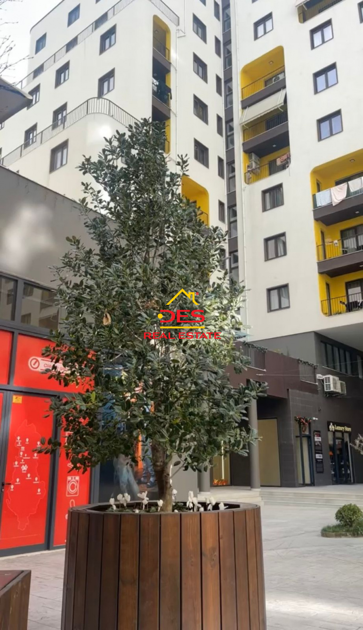 Foto e Apartment me qëra Yzberisht Cmimi: 550 Euro/Muaj 𝗢𝗿𝗴𝗮𝗻𝗶𝘇𝗶𝗺𝗶:* 1 Sallon* 1 Kuzhinë* 2 Dhoma gjumi* 1 Tualet Për më shumë informacione ose një vizitë në pronë, Tirane, Tiranë