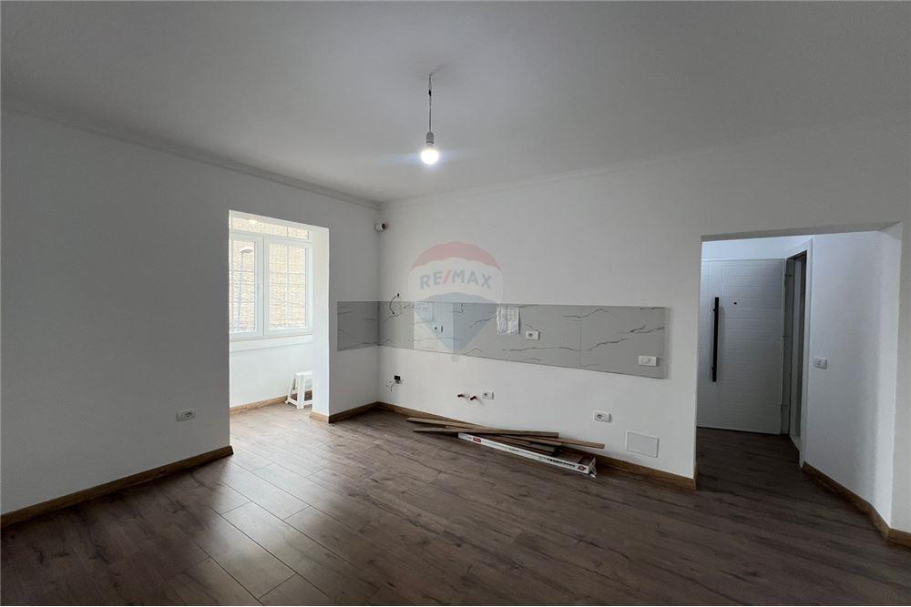 Foto e Apartment në shitje Rruga e Kavajes, 21 Dhjetori, Tiranë