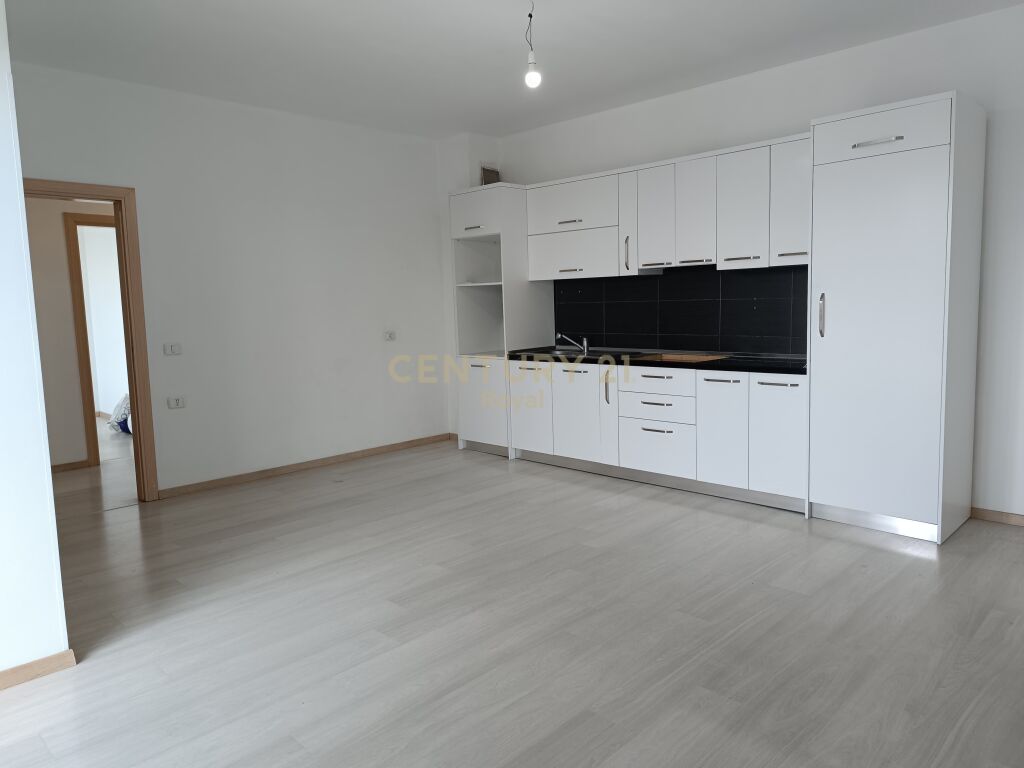 Foto e Apartment me qëra Komuna e Parisit, Tiranë