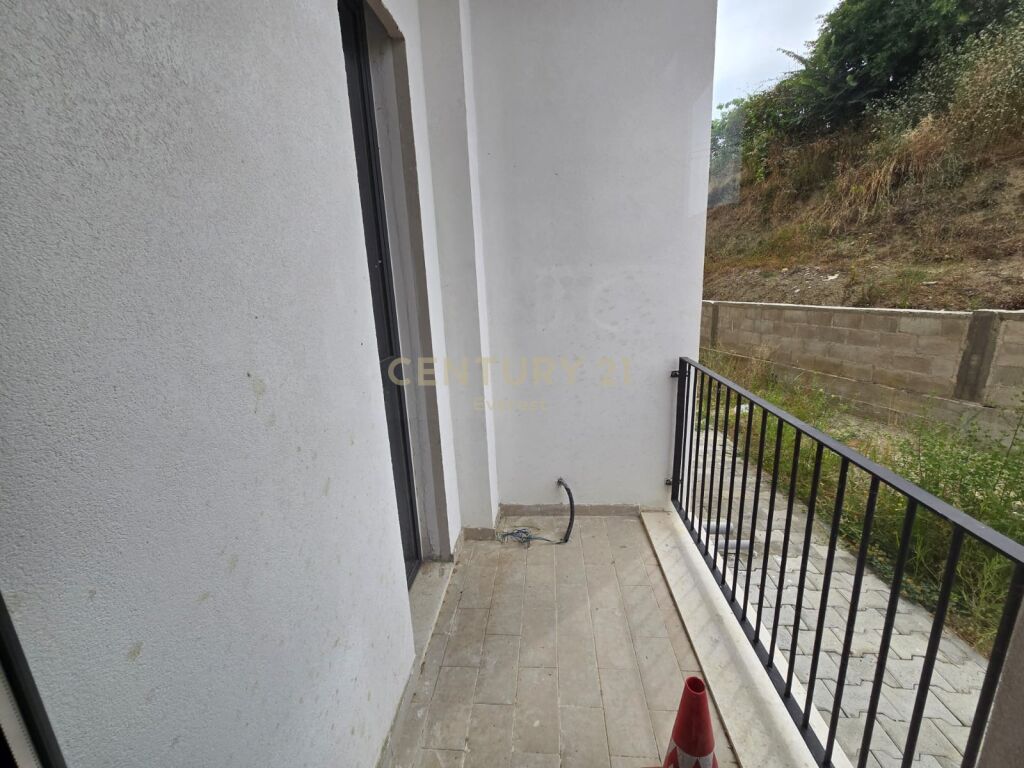 Foto e Apartment në shitje rruga liqeni i thate, Tiranë