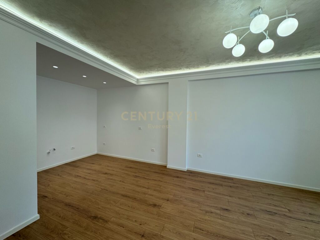 Foto e Apartment në shitje Rr. e Kavajes, 21 Dhjetori, Tiranë