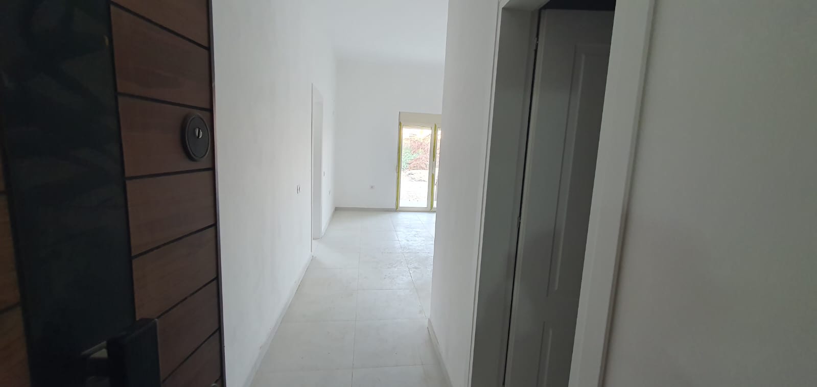 Foto e Apartment në shitje Golem, Kavajë