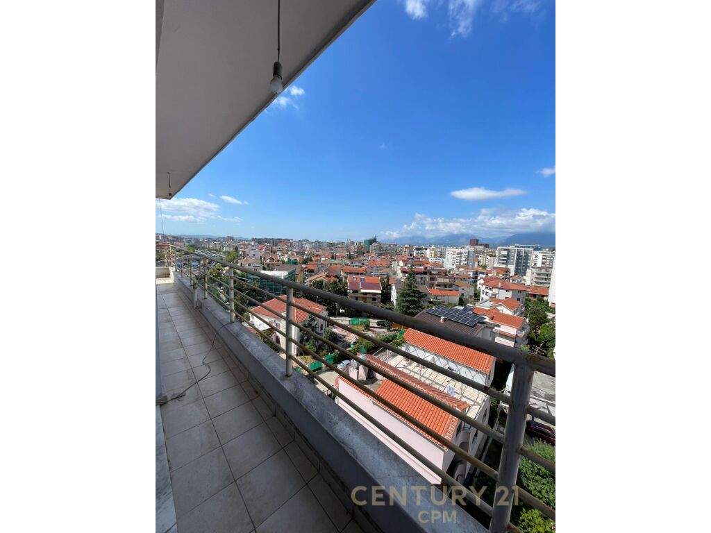 Foto e Apartment në shitje Qendra Tregtare Kristal, Rruga Robert Zhvarc, Tiranë