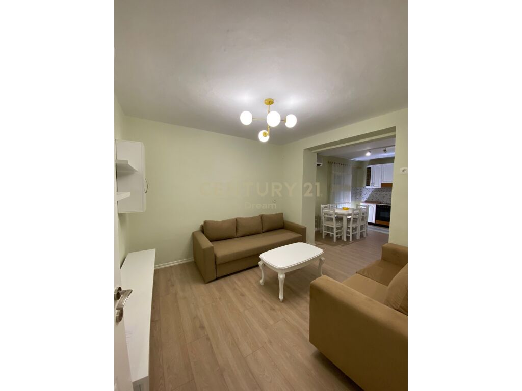 Foto e Apartment me qëra Xhamlliku, Rruga Xhanfize Keko, Tiranë