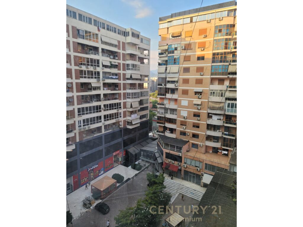 Foto e Apartment në shitje Ish Stacioni i Trenit, Rruga Petrela, Tiranë