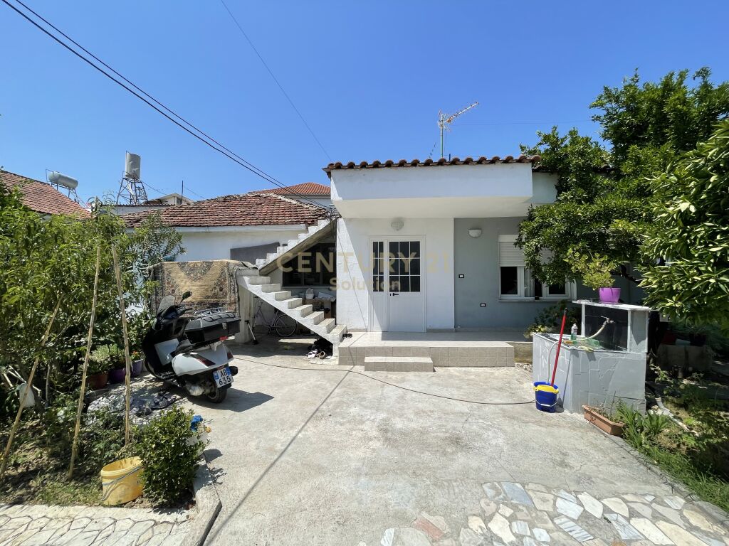 Foto e Shtëpi në shitje Unaza e Re, Tiranë