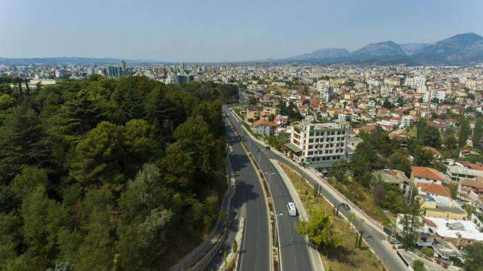 Foto e Ambient biznesi në shitje Rruga Elbasanit, Rruga Stavri Vinjau, Tiranë