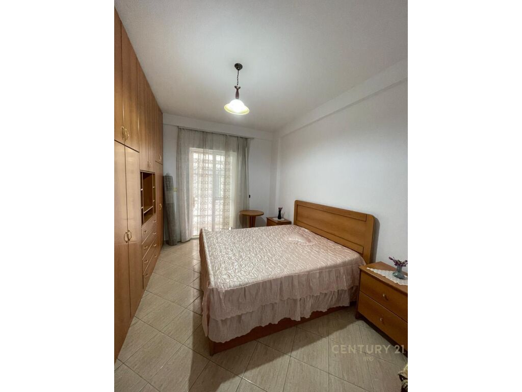 Foto e Apartment me qëra Komuna e Parisit, Tiranë