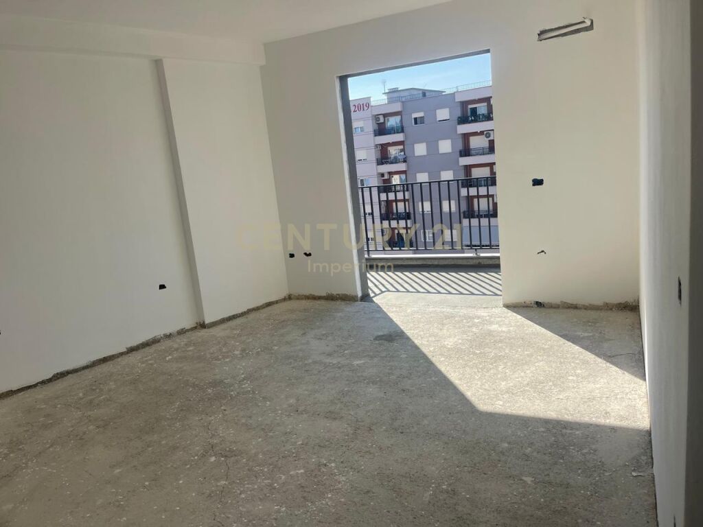 Foto e Apartment në shitje 📍 Vendndodhja: Astir, Kompleksi Jolla, Tiranë, Shqipëri, Tiranë