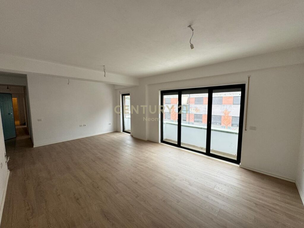 Foto e Apartment në shitje Kodra e Diellit, Tiranë