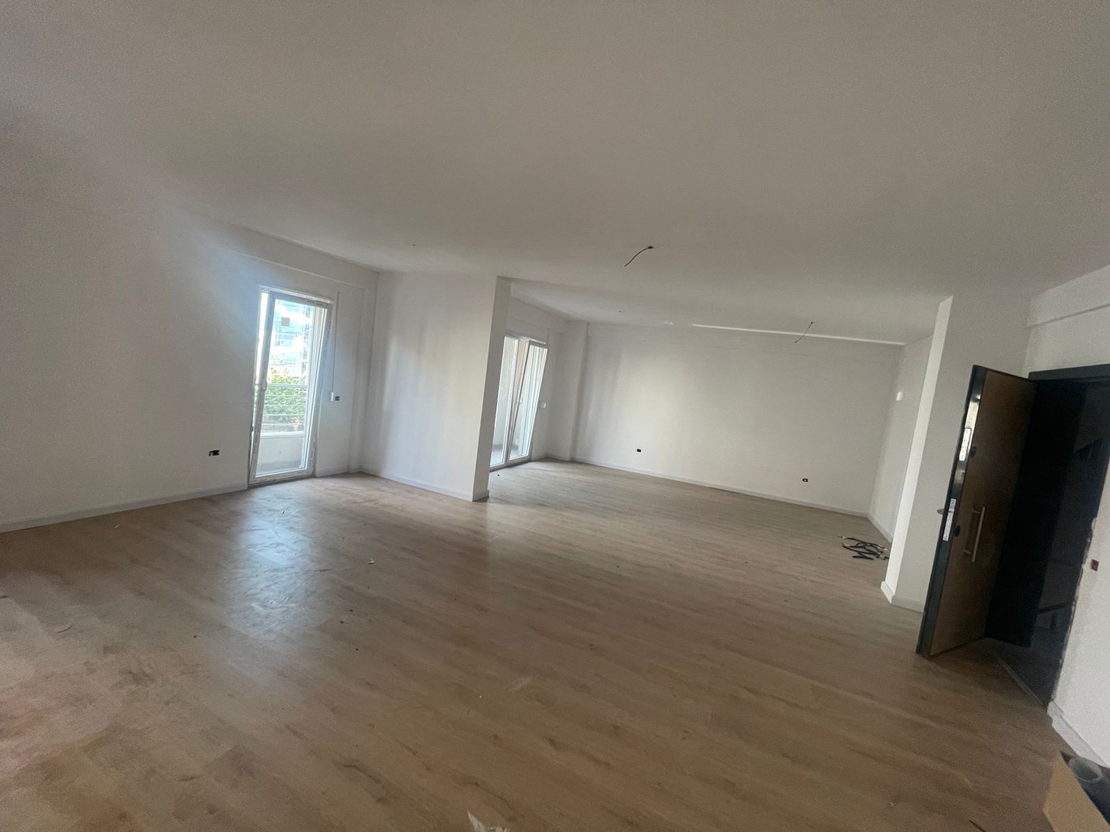 Foto e Apartment me qëra Komuna e Parisit, Tiranë