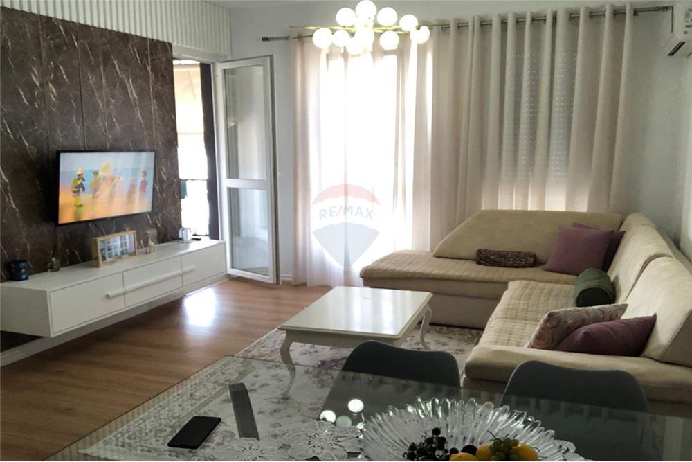 Foto e Apartment në shitje Tregu i Madh, Rruga 5 Maji, Tiranë