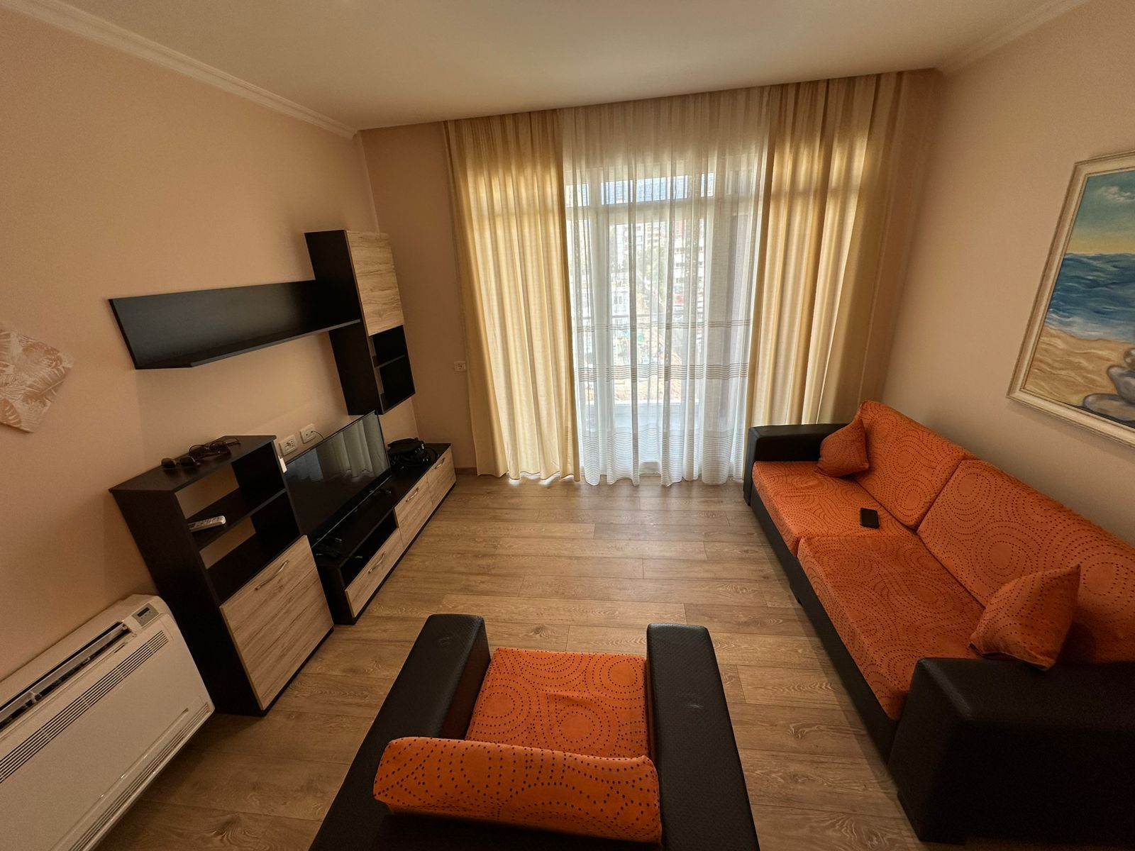 Foto e Apartment me qëra Prane Square 21, Tiranë