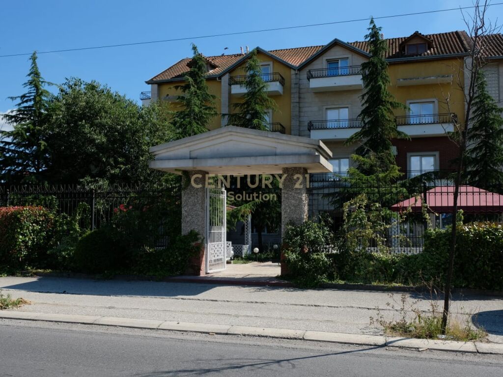 Foto e Hotel me qëra Yrshek, Tiranë