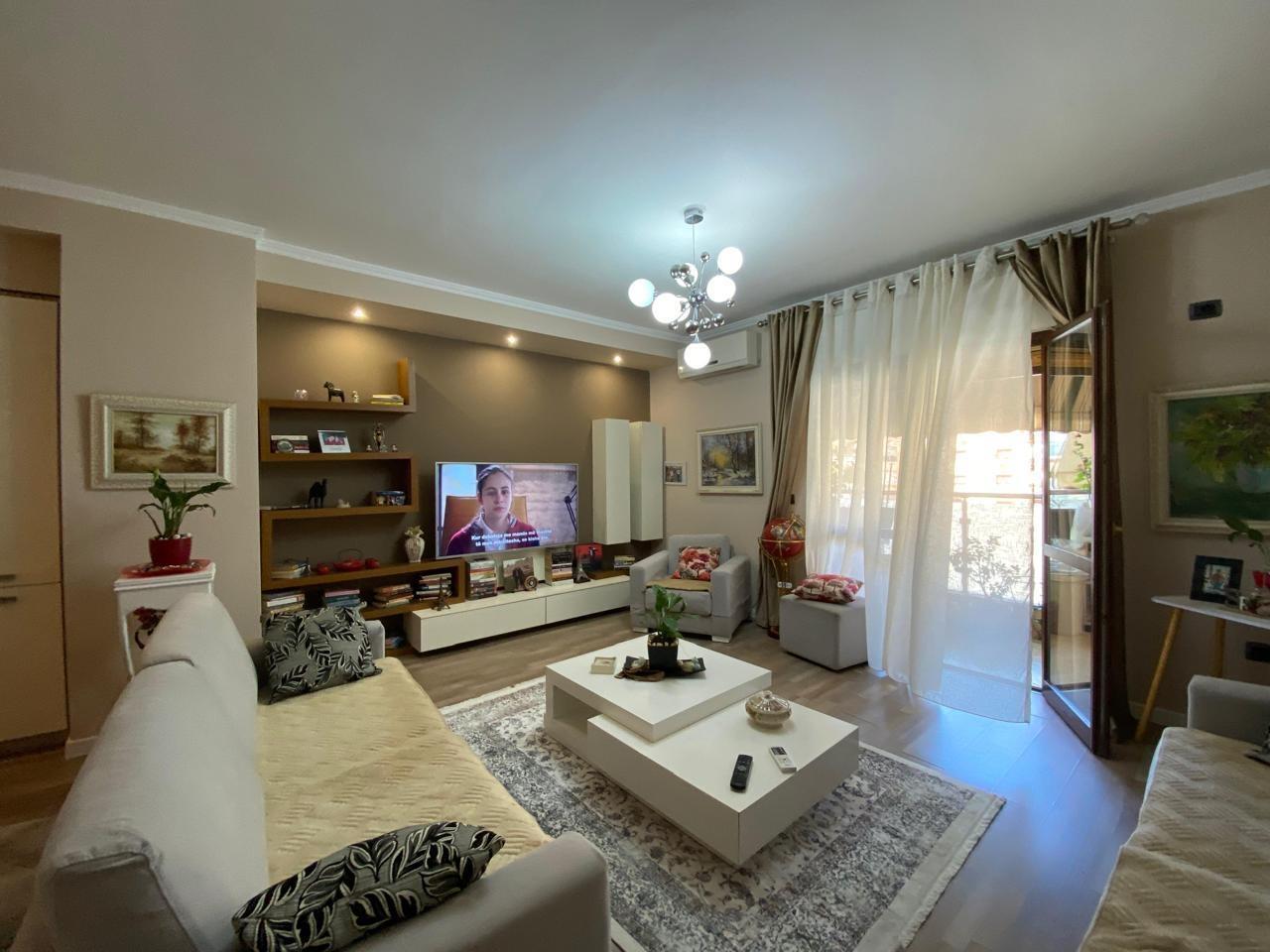 Foto e Apartment në shitje komuna e parisit, Tiranë