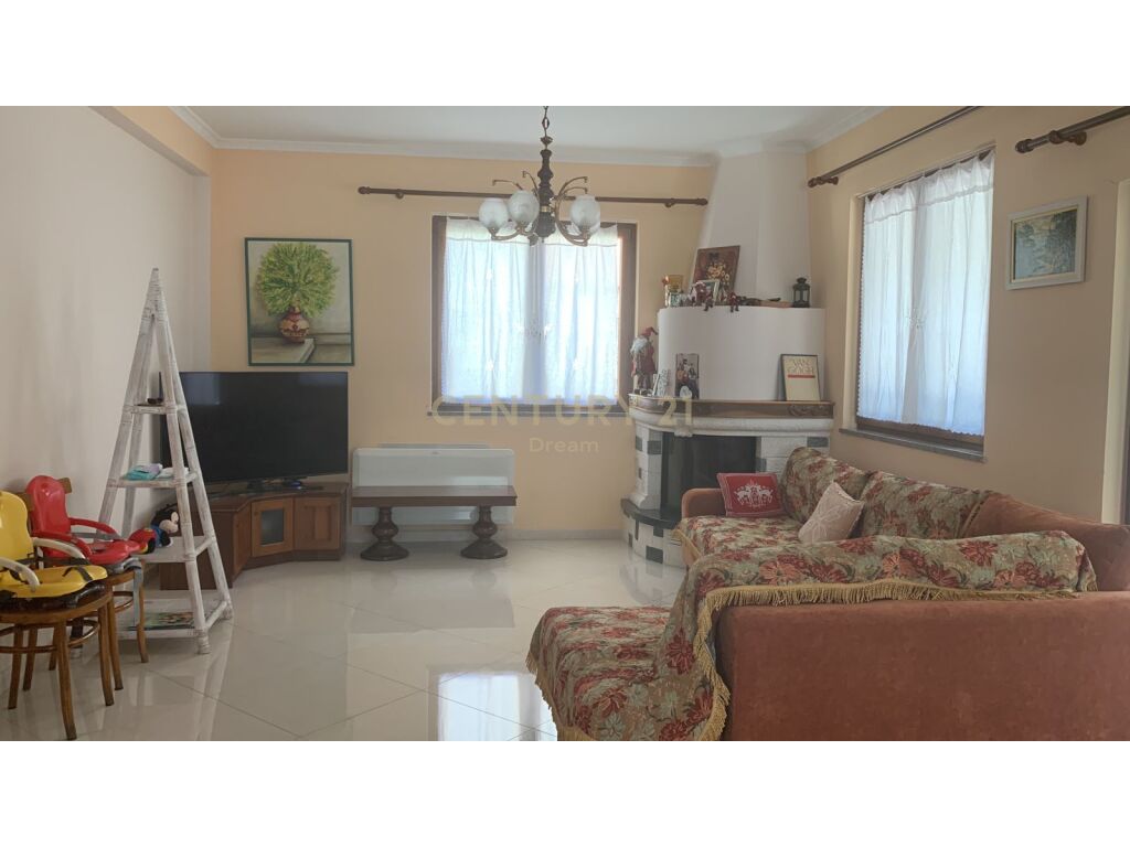 Foto e Apartment me qëra Liqeni i Thatë, Tiranë