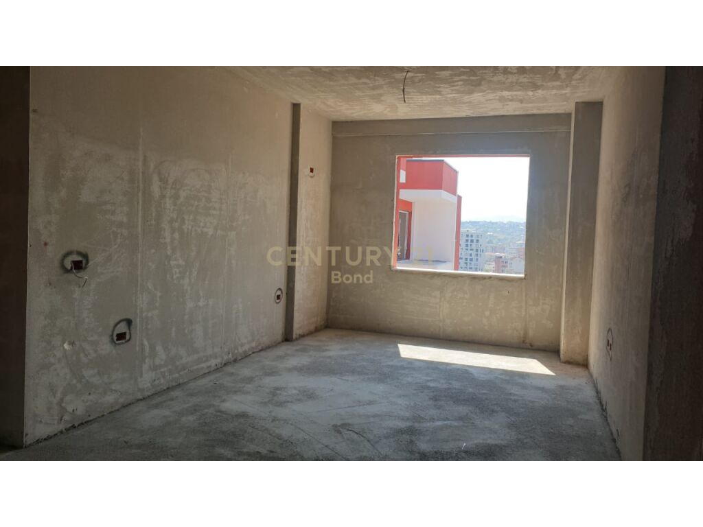 Foto e Apartment në shitje Oxhaku, RRuga Kujtim Laro, Tiranë