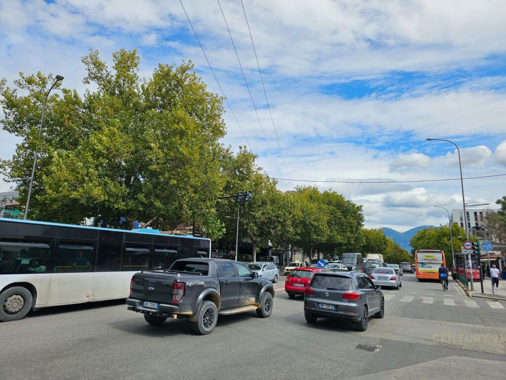 Foto e Zyrë me qëra Rruga e Kavajës, Rruga e Kavajes, Tiranë