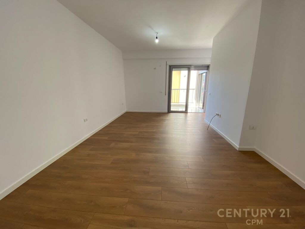 Foto e Apartment në shitje Komuna e Parisit, Prane Kika 2 Rruga Ibrahim Dervishi, Tiranë